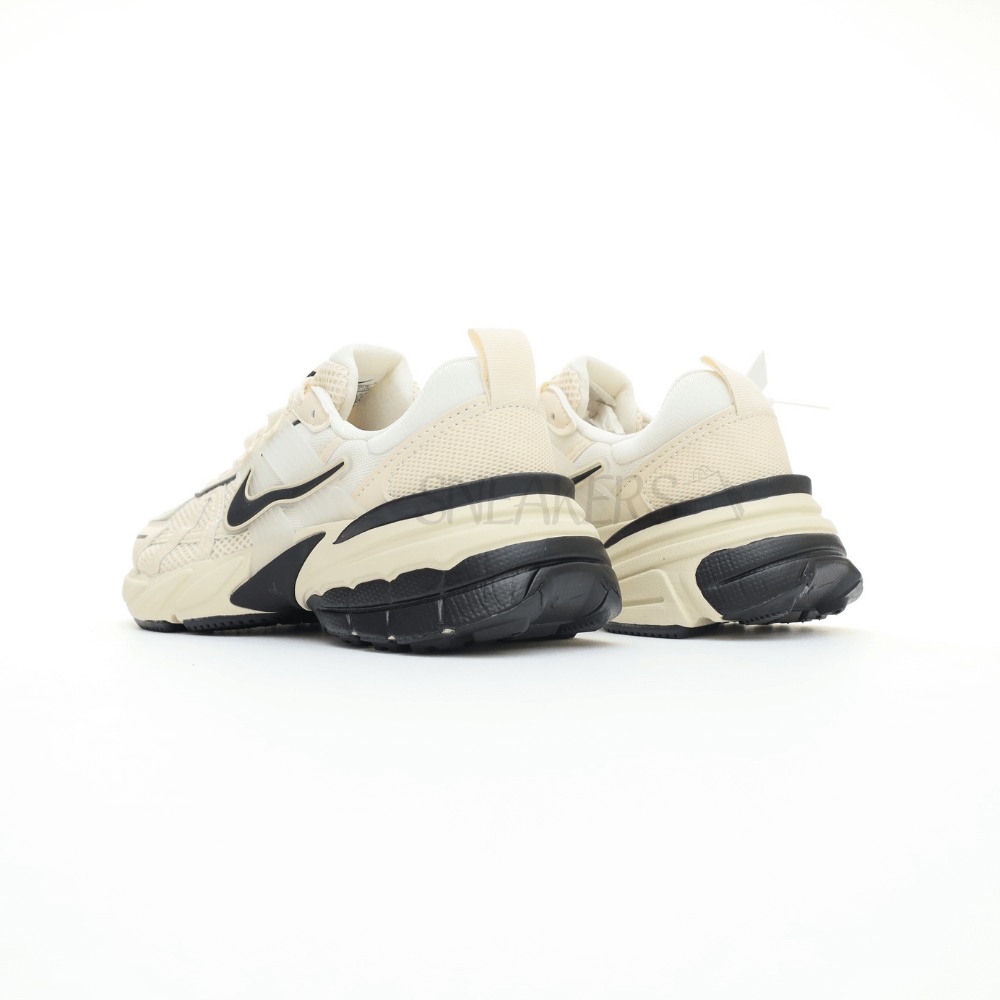 Nike V2K Run Cream Black