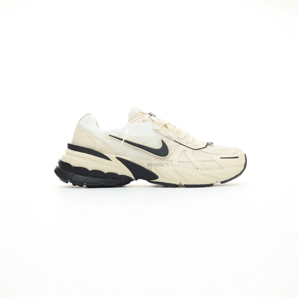 Nike V2K Run Cream Black