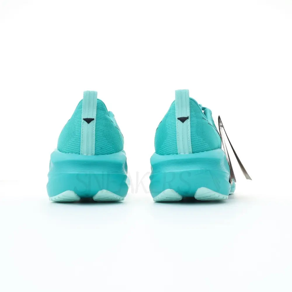 Asics Novablast 5 running shoe unisex green